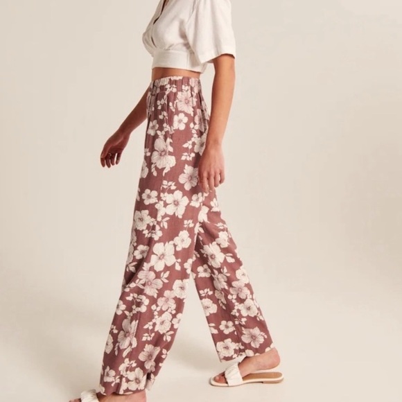 Abercrombie & Fitch Pants - Abercrombie & Fitch Mauve Floral Wide-Leg Pants